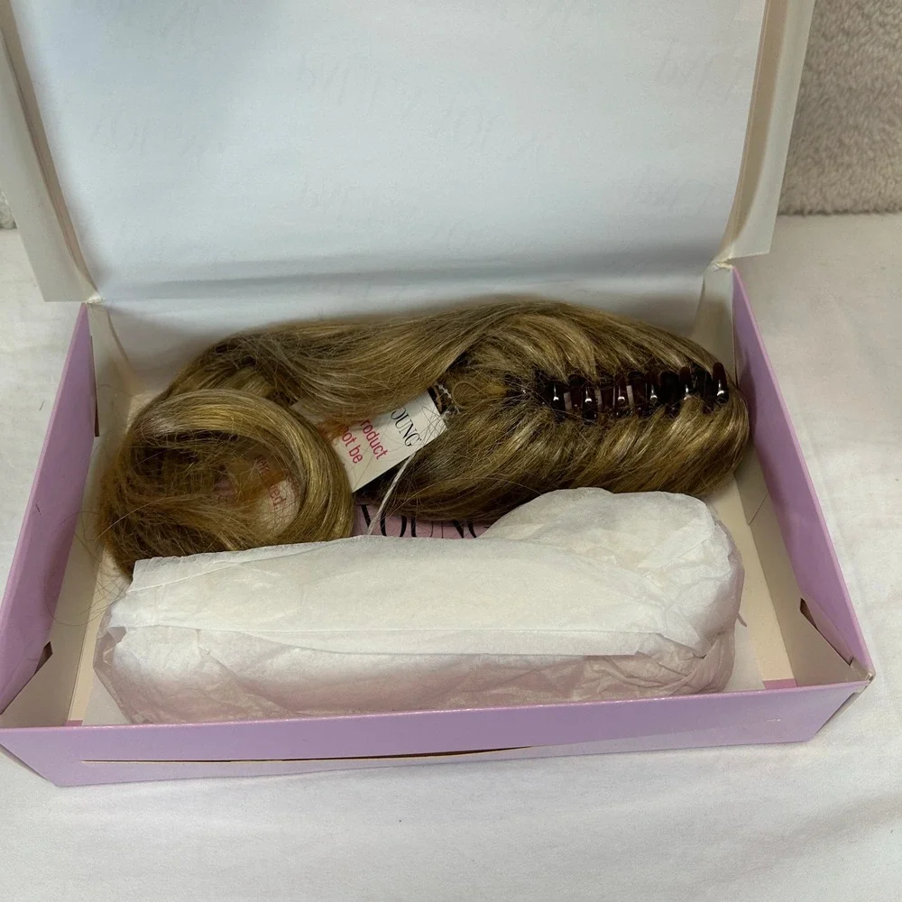 Paula Young Long Layered Pony Hairpiece A0250 Honey Golden Blonde 14/26A New